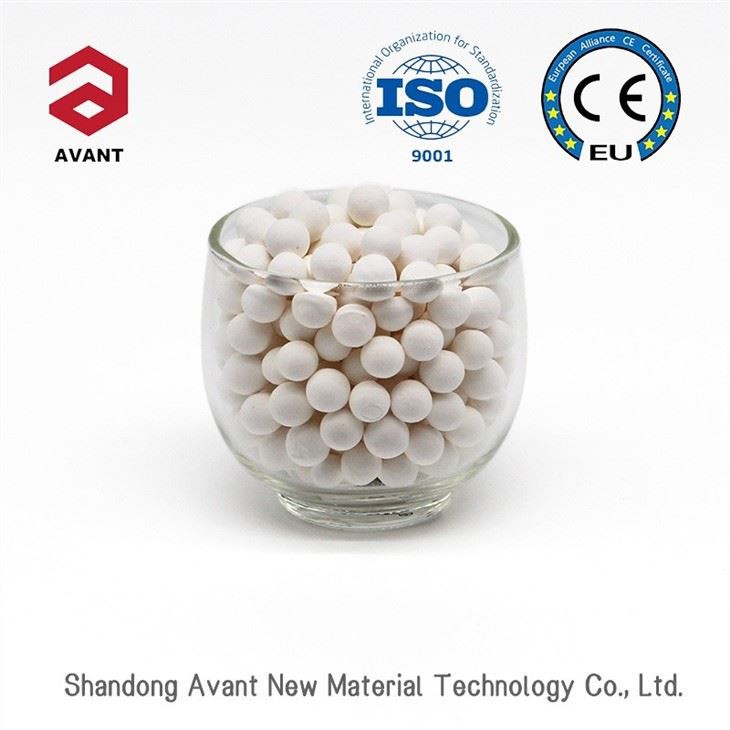 Activated alumina adsorbent